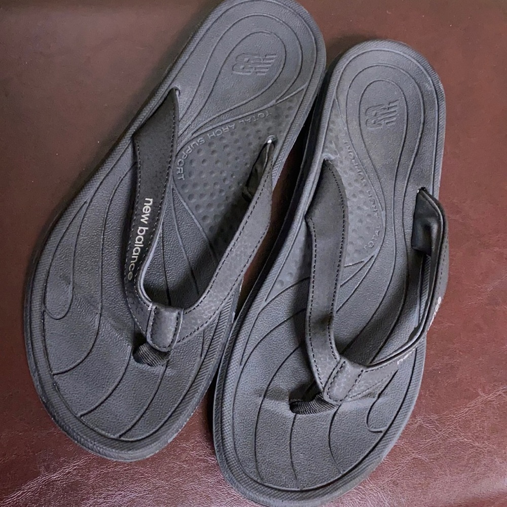 New Balance sandals black